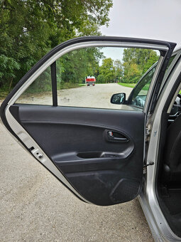 Kia Picanto 1.0i benzín 2012 - 12