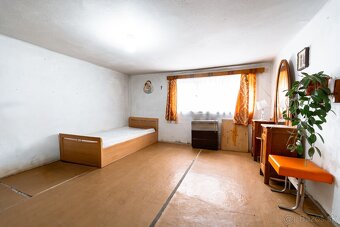 Na predaj rodinný dom v krásnym pozemkom v obci Sačurov - 12