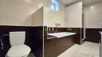 Útulný 3-izbový dom s veľkým pozemkom (910m2) a terasou - 12