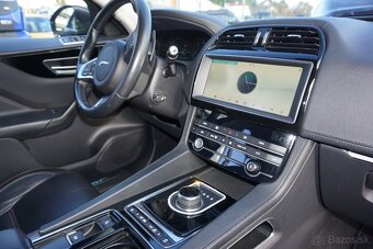 Jaguar F-Pace 2.0D I4 180k Prestige - 12
