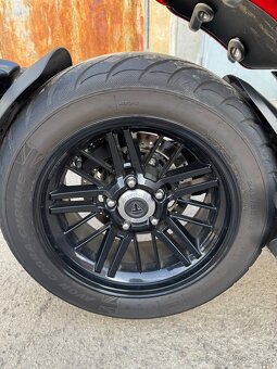 Triumph Rocket 3R - 12