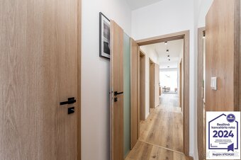 Dvojpodlažný rodinný dom - Rezidencia pri kaštieli v obci So - 12