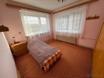 Rodinný dom s pozemkom v Kozárovciach - 12