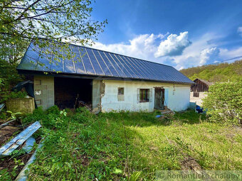 Chalupa so začatou rekonštrukciou v malebnej koncovej obci - 12