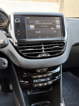 Peugeot 2008 1.2 PureTech 110 S S Style - 12