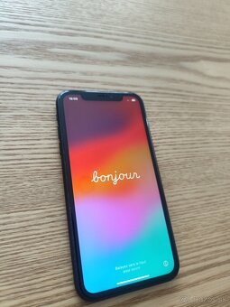 iPhone XR black - super stav v záruke - 12