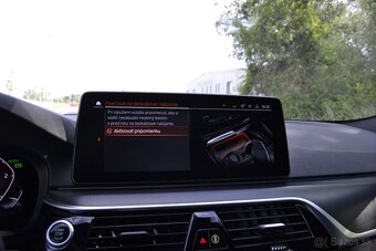 BMW rad 5 Touring 530d xDrive Mpaket LED+ 360 cam Webasto - 12