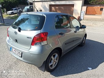 predam Toyotu Yaris, benzin - 12