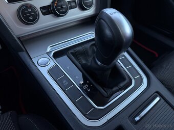 Volkswagen Passat Variant 2.0 TDI BMT Highline DSG - 12