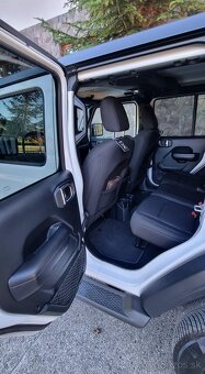 Predám Jeep Wrangler JL Sport 3.6 V6 - 12