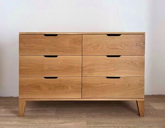 Dubová komoda z masívu - 12