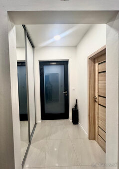 Moderné bývanie v tichej časti nových rodinných domov - Malé - 12