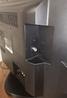Predám dva staršie LCD televízory - 12