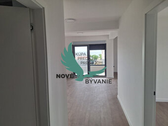 Chorvátsko-Na predaj apartmán so strešnou terasou a bazénom  - 12
