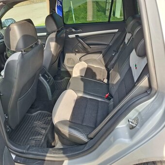 Škoda Octavia Combi 2.0 TDI Elegance facelift " RS " - 12