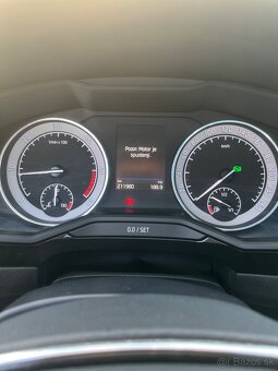 Škoda Superb 2.0 TDi DSG PREMIUM 110kw Combi Matrix Pano - 12