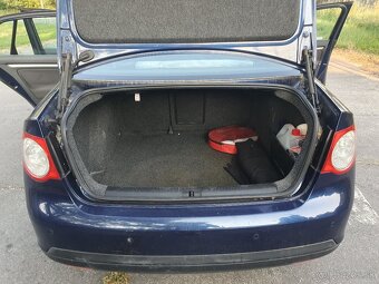 Volkswagen Jetta 2.0TDI 103kw r.v.2006 - 12