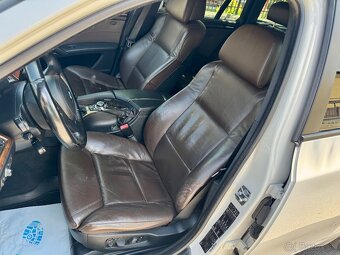 BMW E61 530d LCI INDIVIDUAL -SOFTCLOSE- PANORÁMA - 12