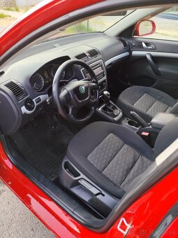 Predám škoda Octavia 1.6tdi 77kw CR RV:2012 - 12