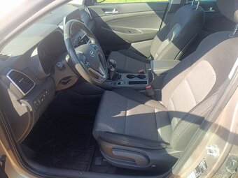 HYUNDAI  TUCSON 1.6 CRDI STYLE ,4x4  , 38661 Km  TOP STAV - 12