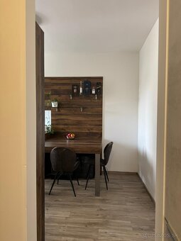 2 Izbový byt v blízkosti Nív a Eurovea - 12