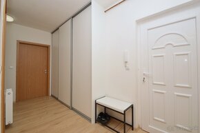 EXKLUZÍVNE - Predaj priestranný 3i byt s 20 m2 terasou, Rajk - 12