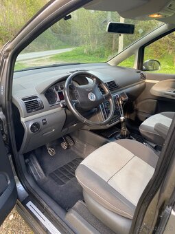 VW Sharan - 12