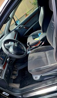 Peugeot 407 2.0HDI - 12