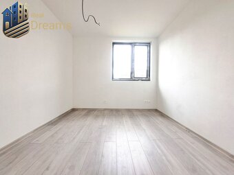 Priestranné novostavby 4-izbových rodinných domov v meste Ša - 12