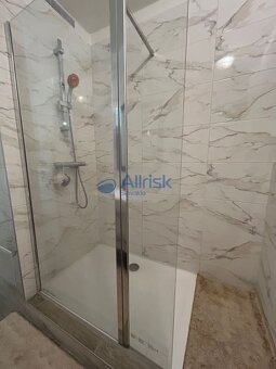 SKVELÁ PONUKA  Veľký 3-izbový byt s balkónom, kompletná rek - 12