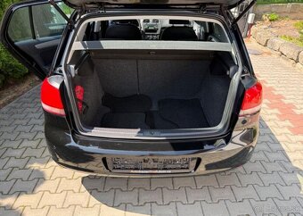 Volkswagen Golf 1,4i VI serviska , klima , benzín manuál - 12