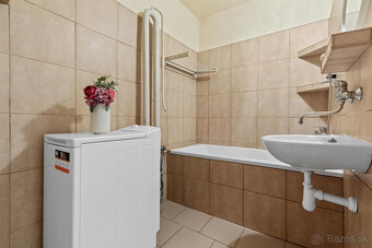 Zaujímavý 3-izbový byt 67 m2 s veľkým potenciálom – ul. Kozm - 12