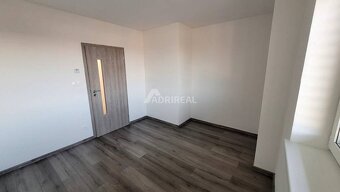 PREDAJ:3-izbový byt s balkónom;novostavba-Galanta;80m2;165.0 - 12