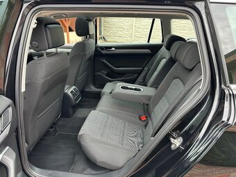 VW Passat Variant B8 2.0 TDI 110kw Panorama - 12