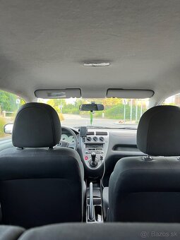 Honda Civic 7g Hatchback - 12