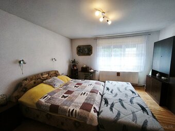 PONÚKAM NA PREDAJ RODINNÝ DOM V BELUŠI - 12