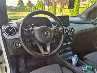 Mercedes B 180 A/T - 12