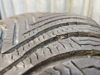 Špičkové zimné pneumatiky MICHELIN - 205/60 r16 - 12
