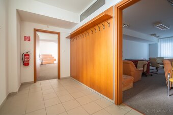 Obchodný priestor, kancelárie, byt 636 m2, v centre mesta BA - 12