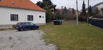 Predám RD s veľkým rovinatým pozemkom 1606m2 - 12