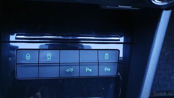Škoda Octavia Combi 2.0TDI VIRTUAL /Webasto/ 4x4, DCC 135kw - 12