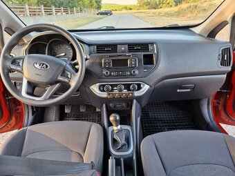 Kia Rio - 12