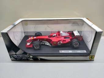 F1 FERRARI F2005 2005 RUBENS BARRICHELLO HOTWHEELS 1:18 - 12
