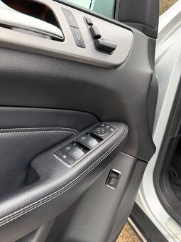 Mercedes Benz ML250 4Matic - 12