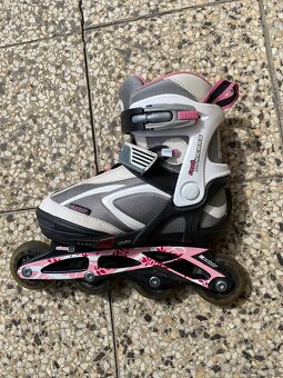 KOLIESKOVÉ KORČULE - 12