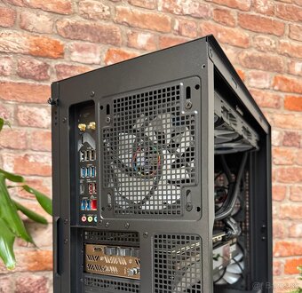 Ryzen 9 7950X\32GB\RTX 3080\SSD\1300W Zdroj - 12