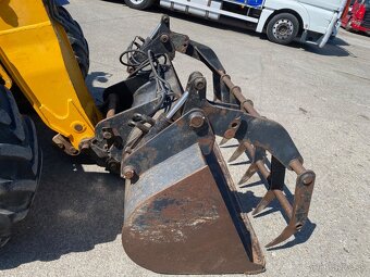 JCB 2015 4x4 čelný nakladač VIN 216 - 12
