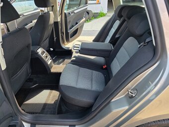 ŠKODA SUPERB COMBI 2.0 CRTDI 103KW ELEGANCE - 12