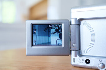 Canon PowerShot A80 - 12