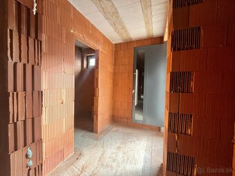 Rodinný dom- Poproč - 12